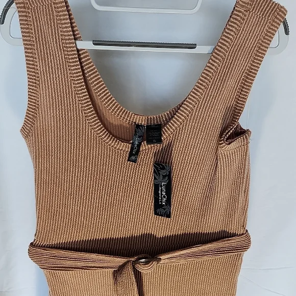 Elegant Tan Striped Jumpsuit - Picture 5 of 8